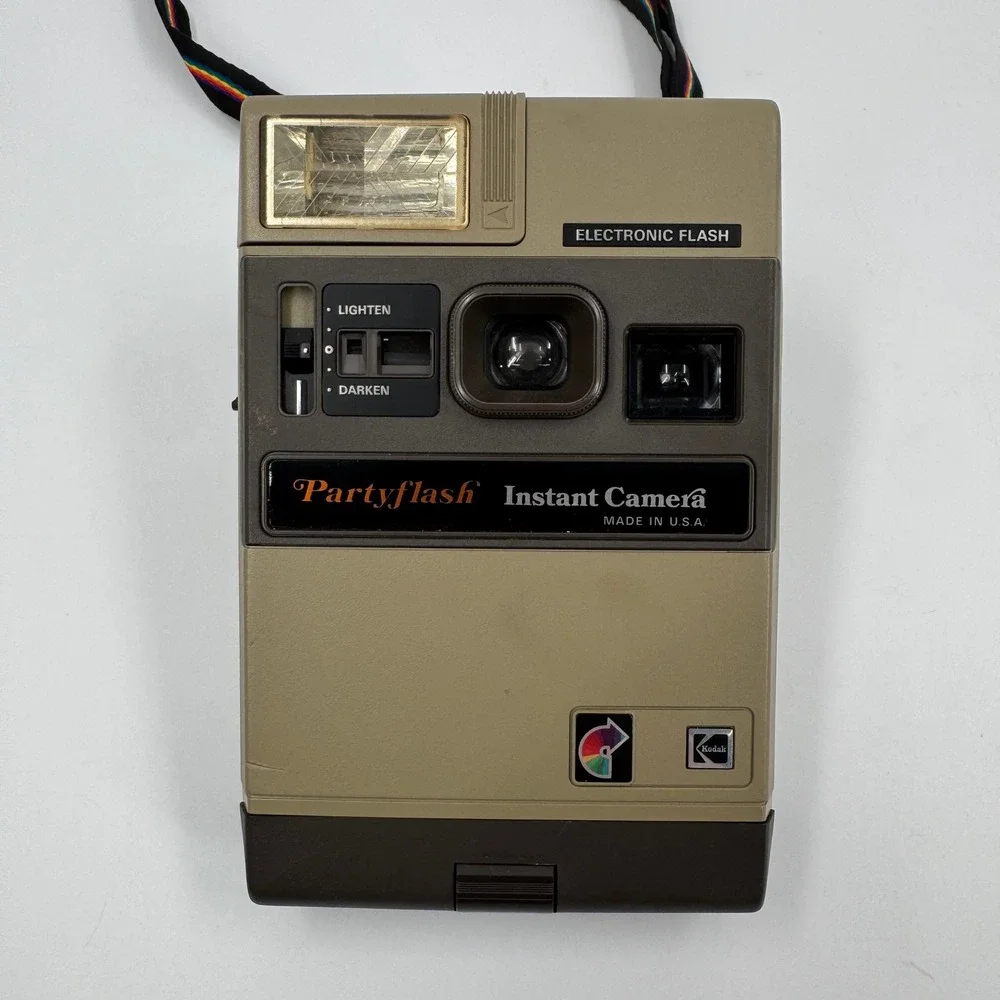Kodak Partyflash Instant‎ Camera Vintage Tan Brown Made in USA Electronic Flash